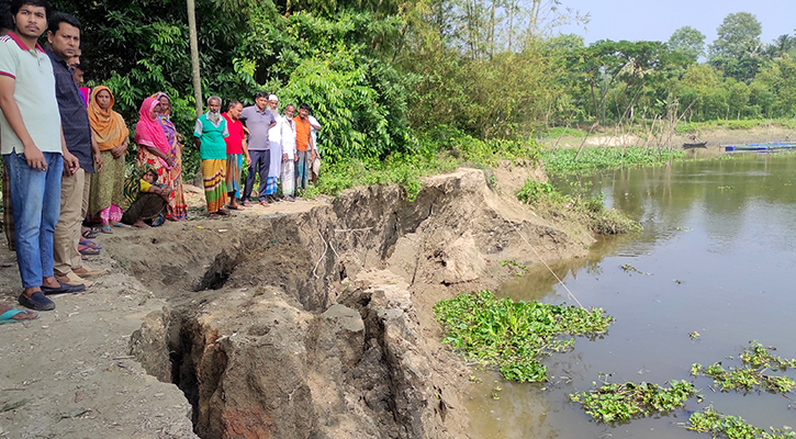 ডাকাতিয়া নদীর ভাঙন হুমকিতে ৫০০ পরিবার